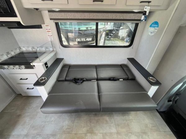 New 2023 Coachmen RV Freelander 30BH - Image 22